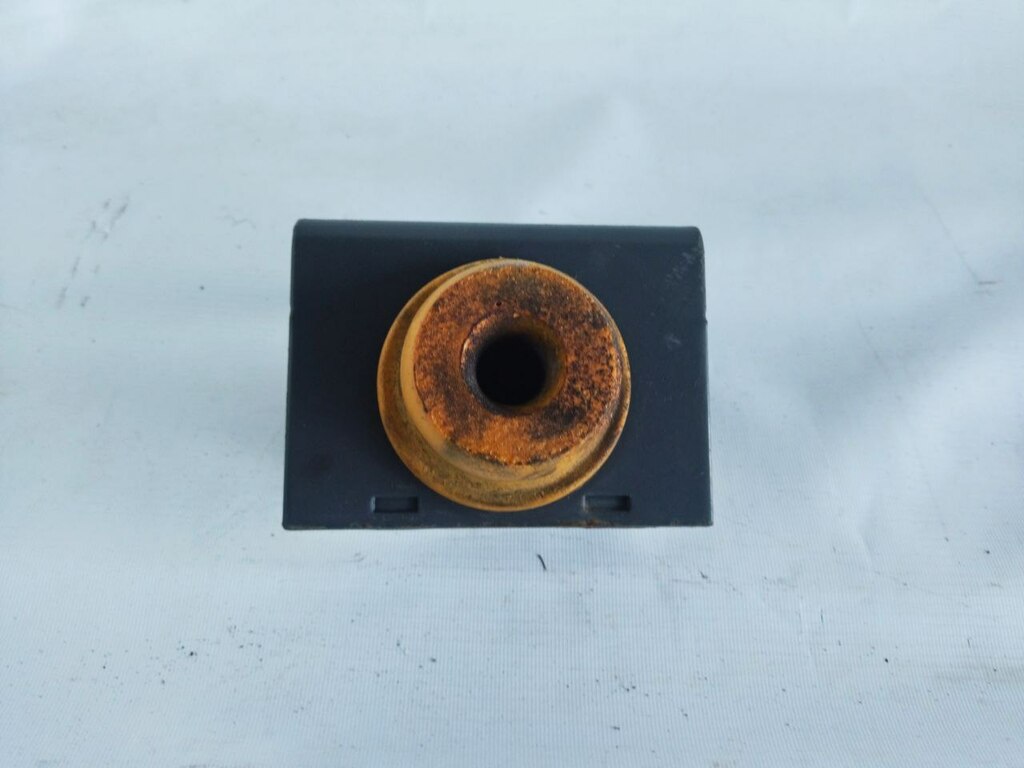 отбойник передней рессоры б/у - 2